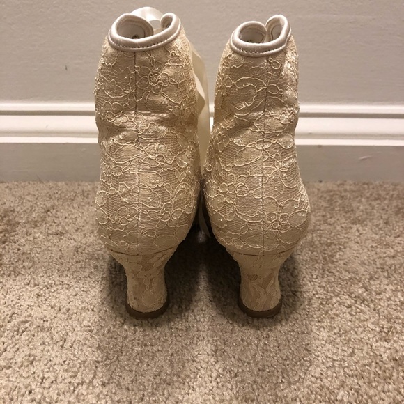 Lace shoes - Picture 3 of 8